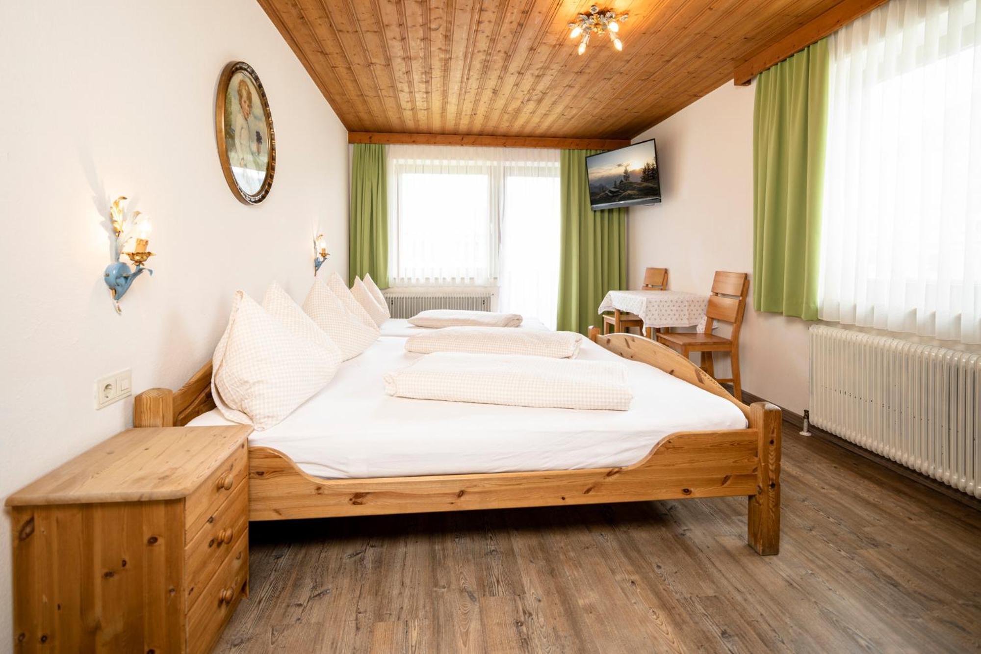 Gasthof Pension Knapp Strass im Zillertal Chambre photo